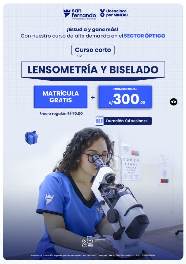 Joven con uniforme azul usando un lensómetro en entorno óptica. Imagen vertical del curso corto “Lensometría y Biselado” del Instituto San Fernando, especializado en carreras de salud y optometría. Incluye matrícula gratuita, promoción mensual y duración de 4 sesiones.