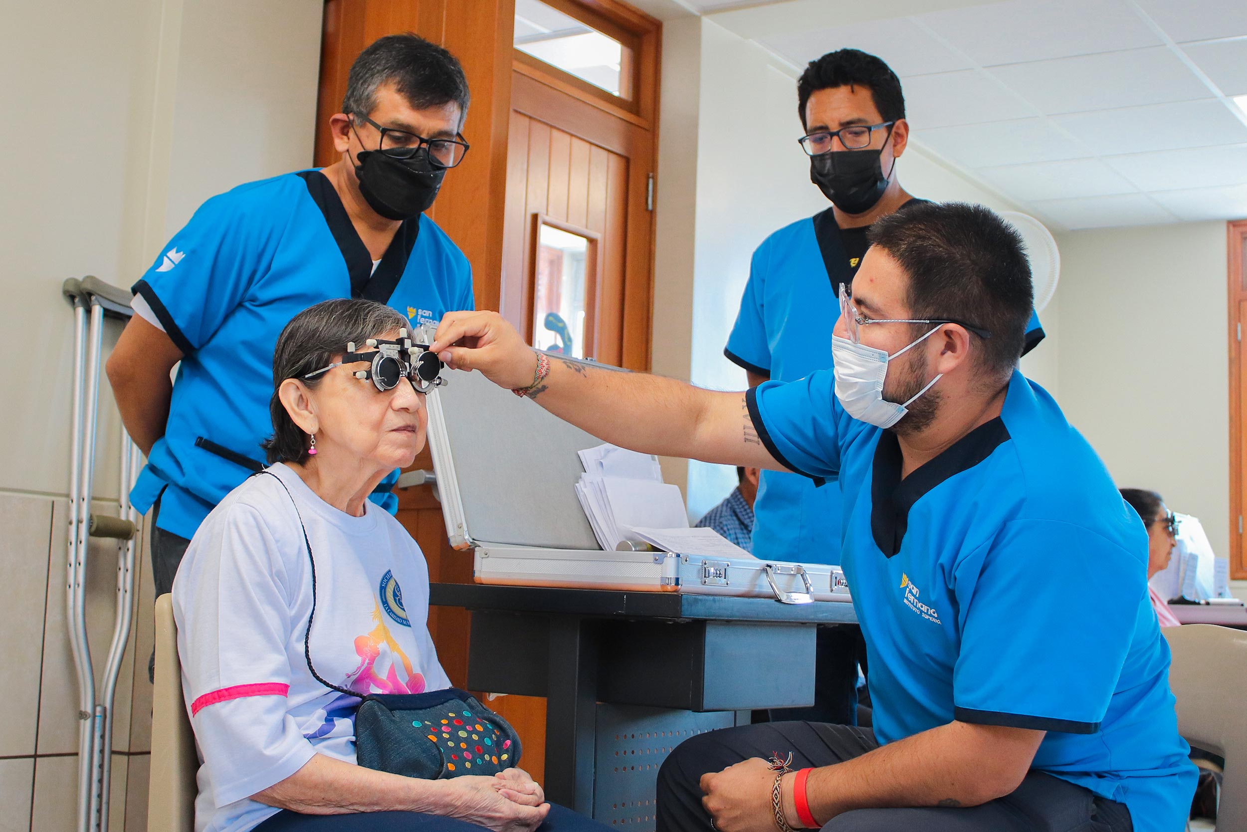 ¿Cuánto gana un Técnico en Optometría en Perú en 2026? Sueldos, funciones y campo laboral optometria sector optico